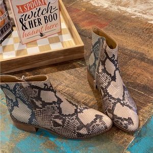 Brand new Lucky Brand Booties